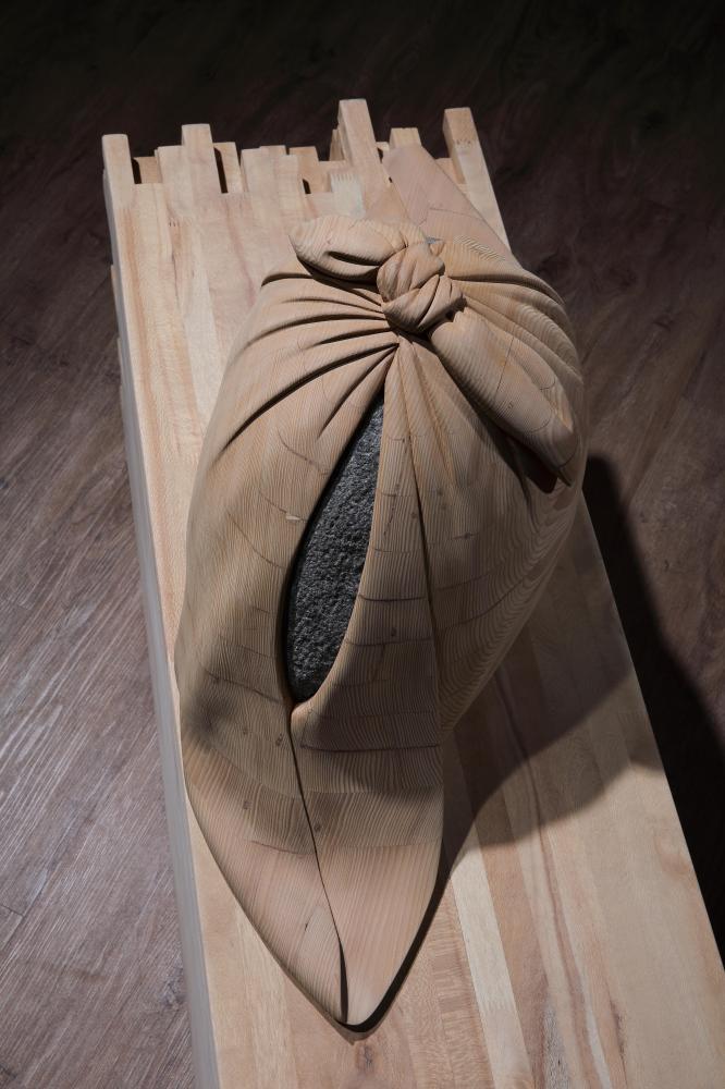 Wrapping table, detailed scene